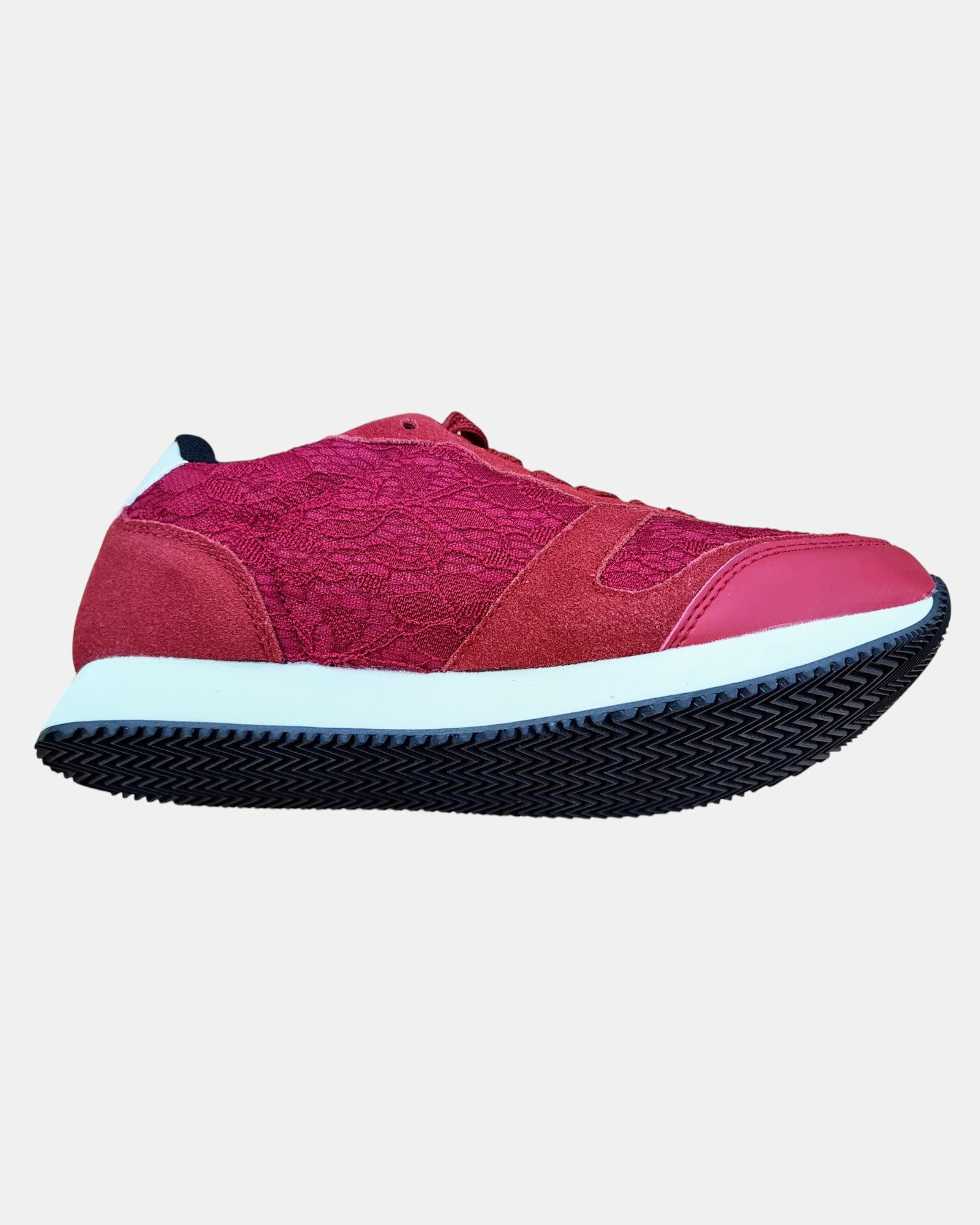 Trussardi, sneakers donna in pelle scamosciata e pizzo floreale