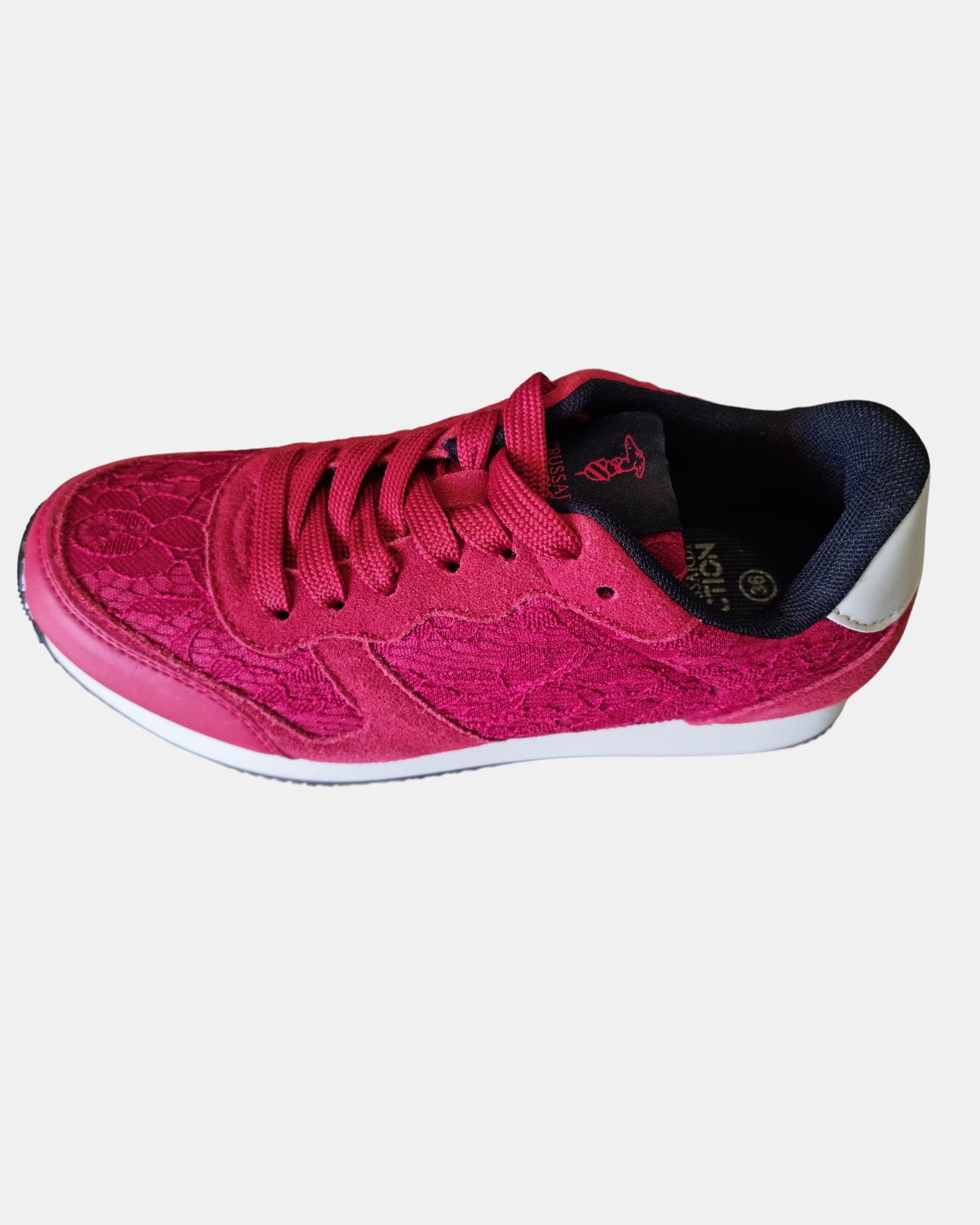 Trussardi, sneakers donna in pelle scamosciata e pizzo floreale