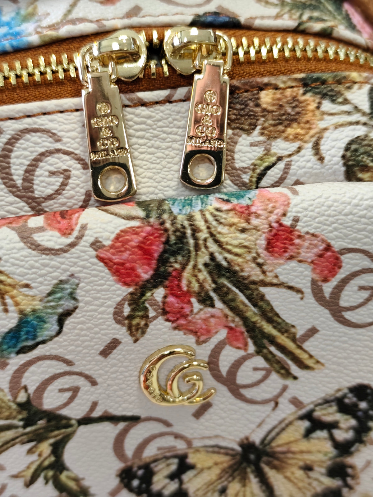 Gio & Co Milano Zaino da Donna con Fantasia Floreale e Dettagli Color Cuoio