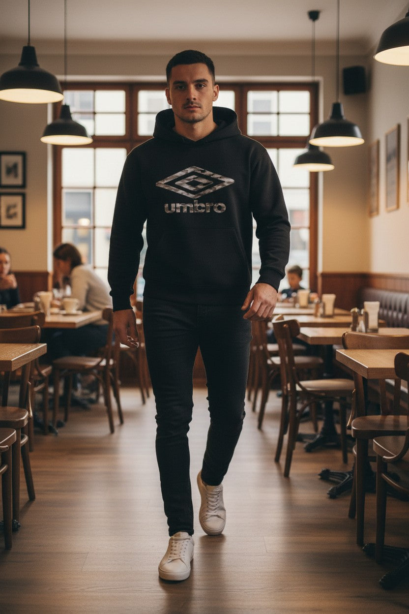 Umbro Felpa Uomo con Cappuccio Modello Hoodie col. nero