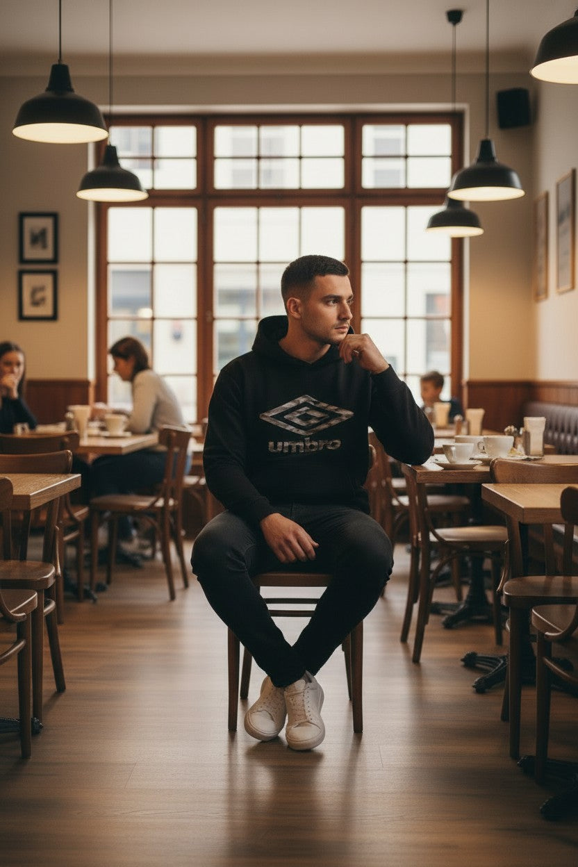 Umbro Felpa Uomo con Cappuccio Modello Hoodie col. nero